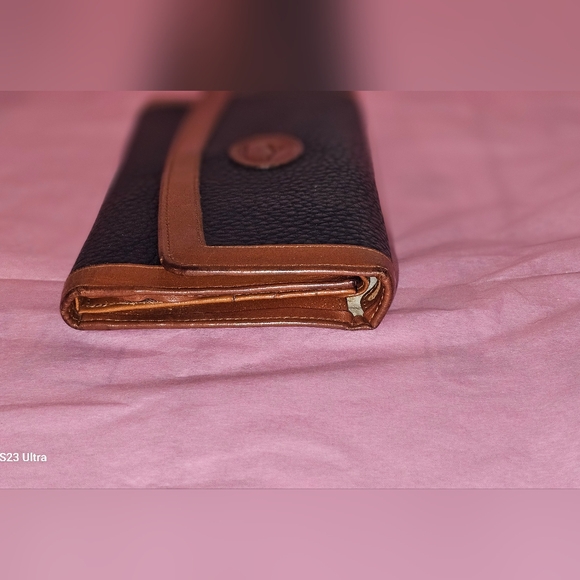 DOONEY & BOURKE VINTAGE ALL WEATHER PEBBLED LEATHER TRIFOLD WALLET - Picture 6 of 10